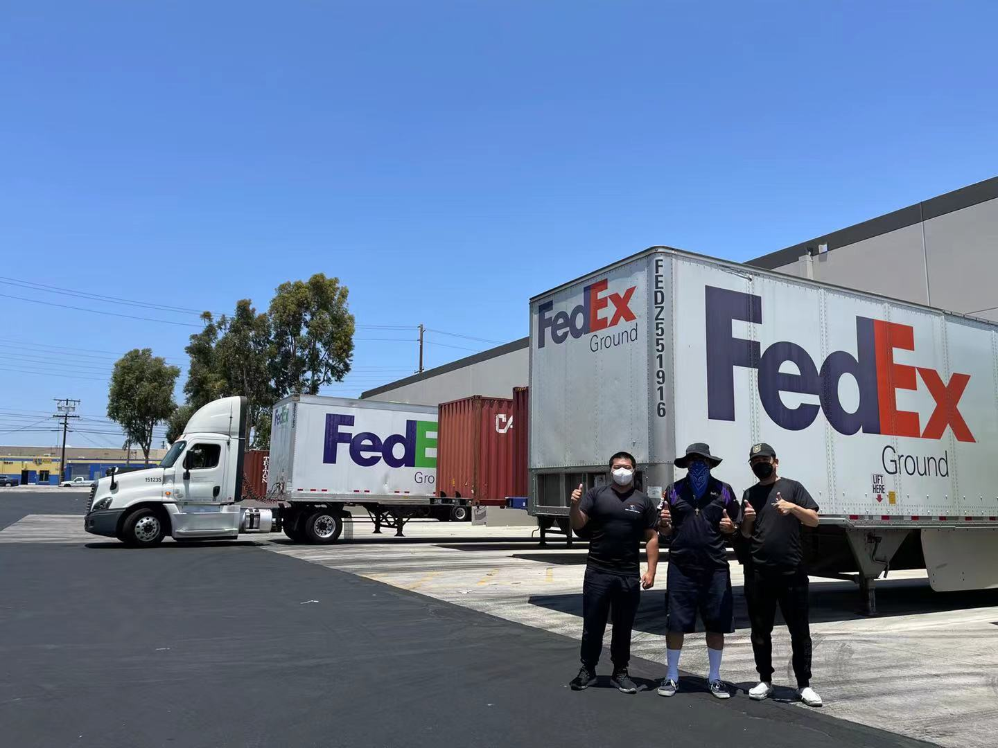 US Customs clearance, dock towing, airport pick-up, truck delivery